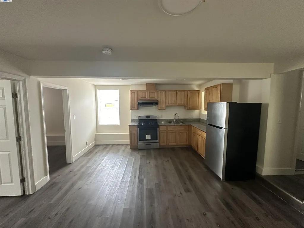 537 Chester Street Oakland CA 94607