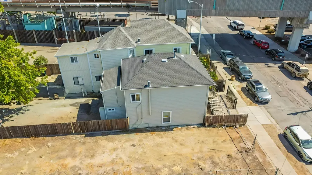 537 Chester Street Oakland CA 94607