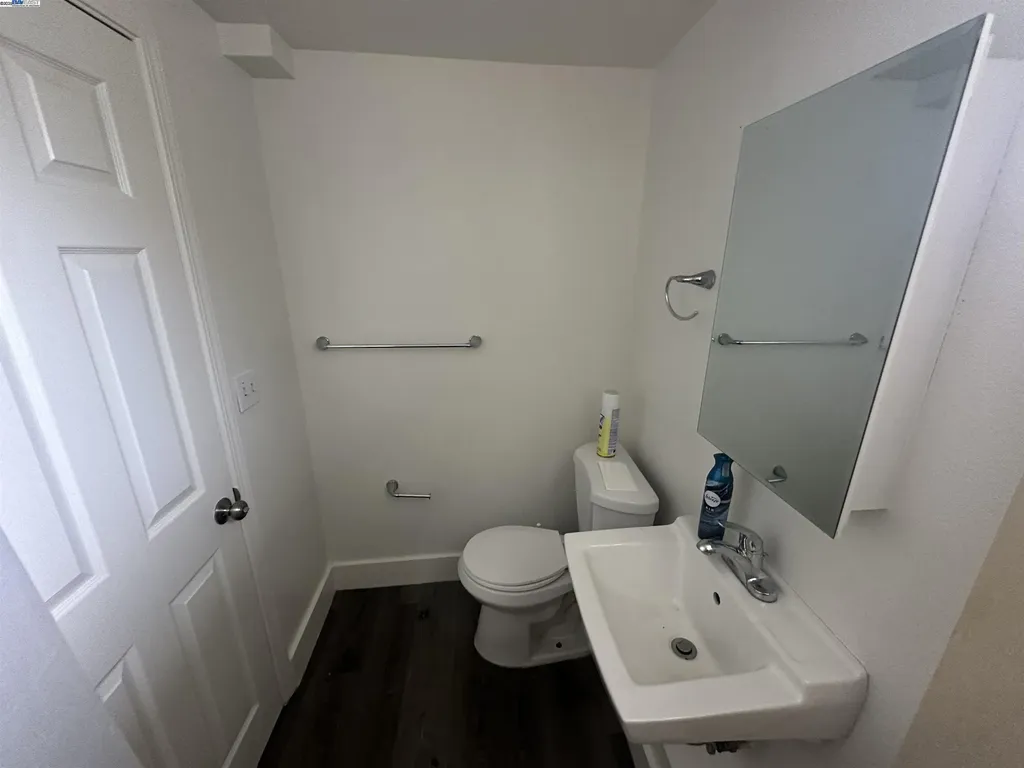 537 Chester Street Oakland CA 94607