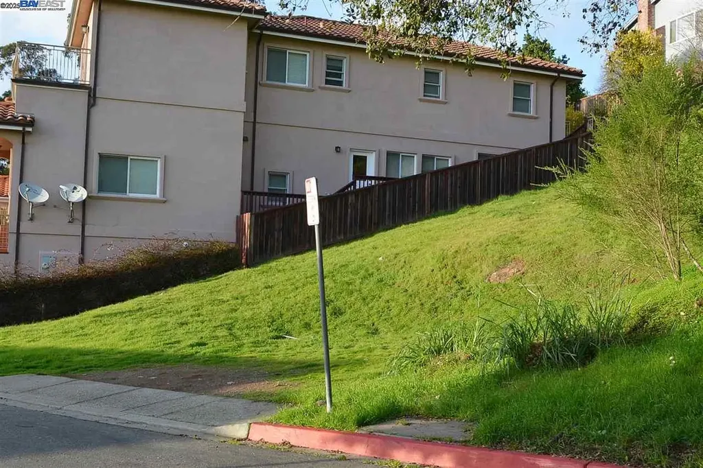 4320 Terrabella Way Oakland CA 94619