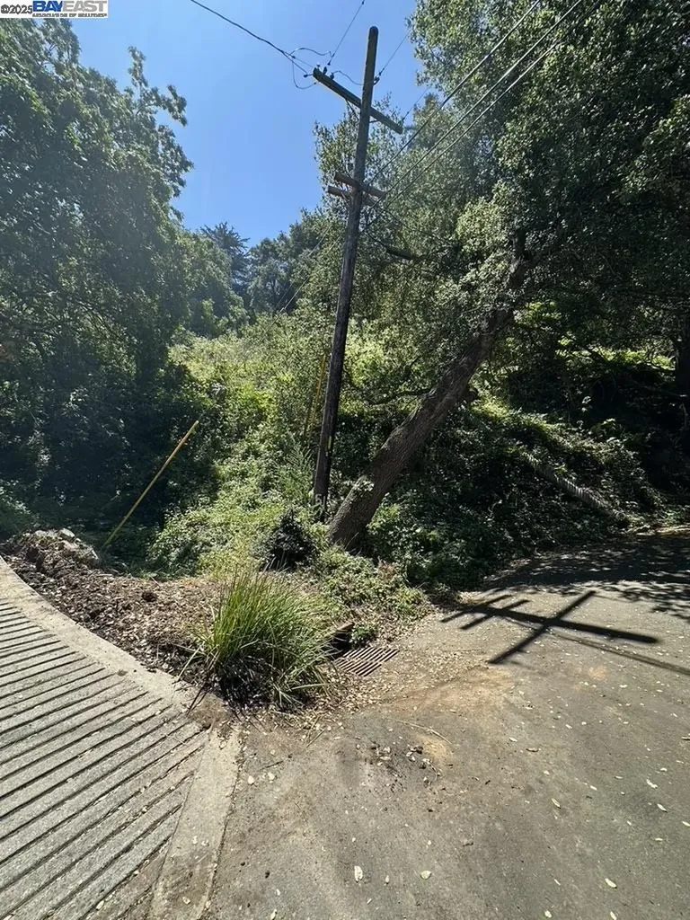 Chelton Drive Oakland CA 94603
