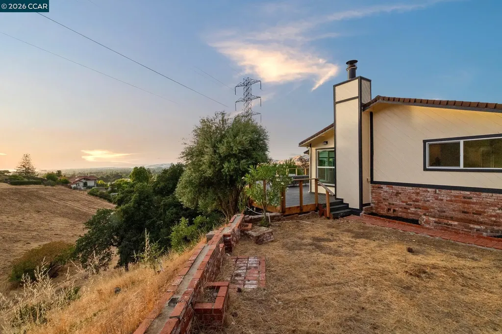 1009 - 1011 Froyd Road Concord CA 94521