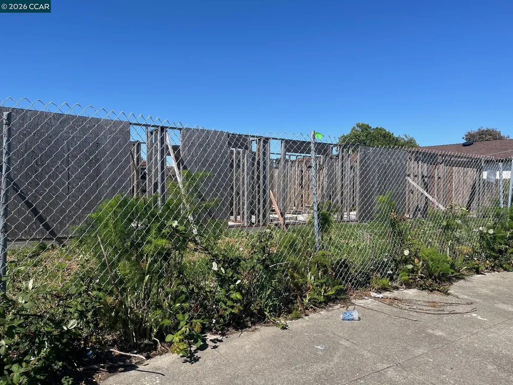 345 Grove Richmond CA 94801