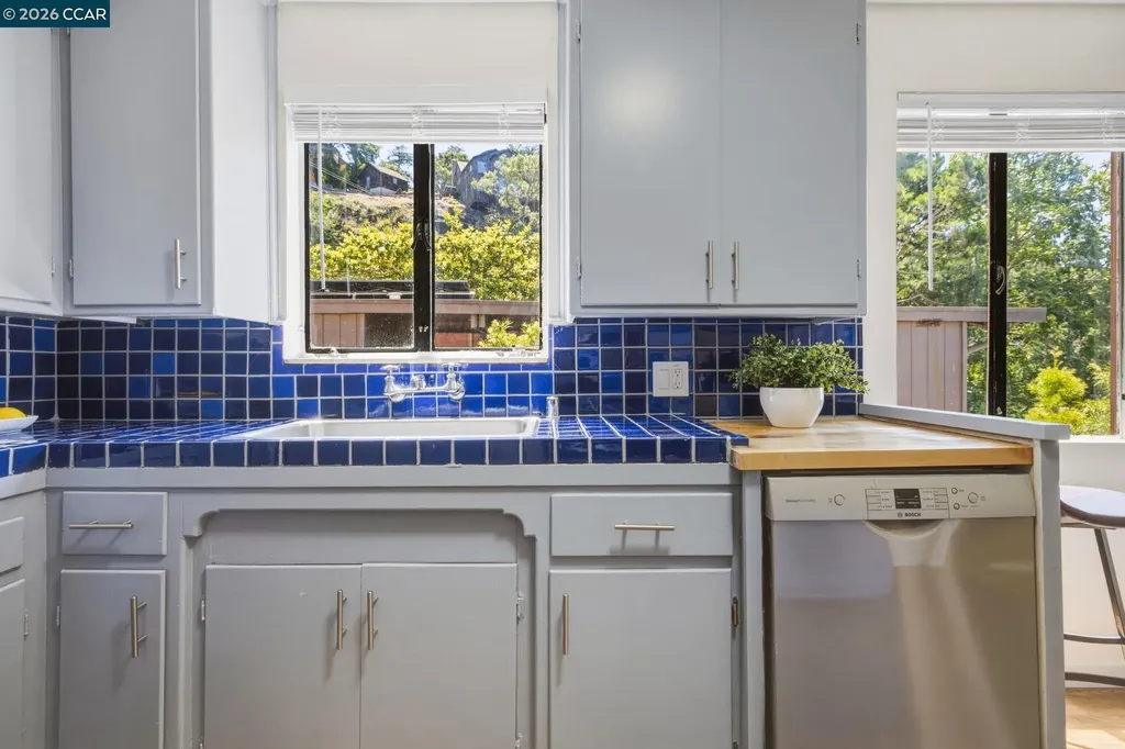 7-9 El Portal Court Berkeley CA 94708