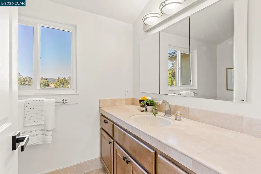 18832 Cindy Way Castro Valley CA 94546