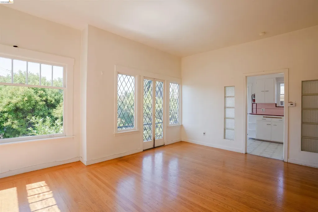 474 Jean Oakland CA 94610