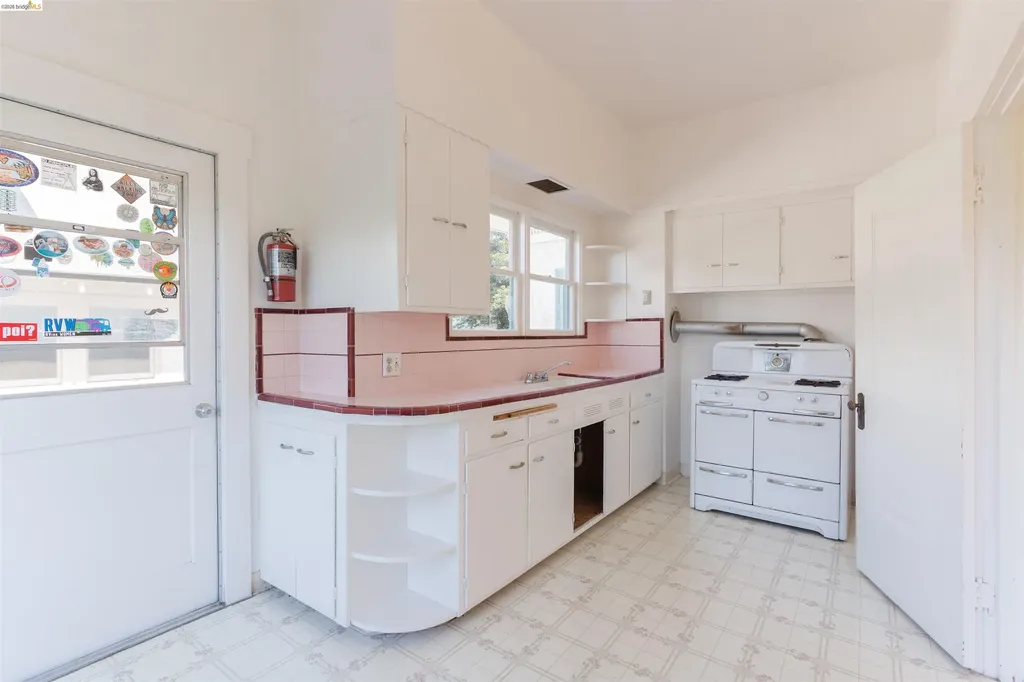 474 Jean Oakland CA 94610