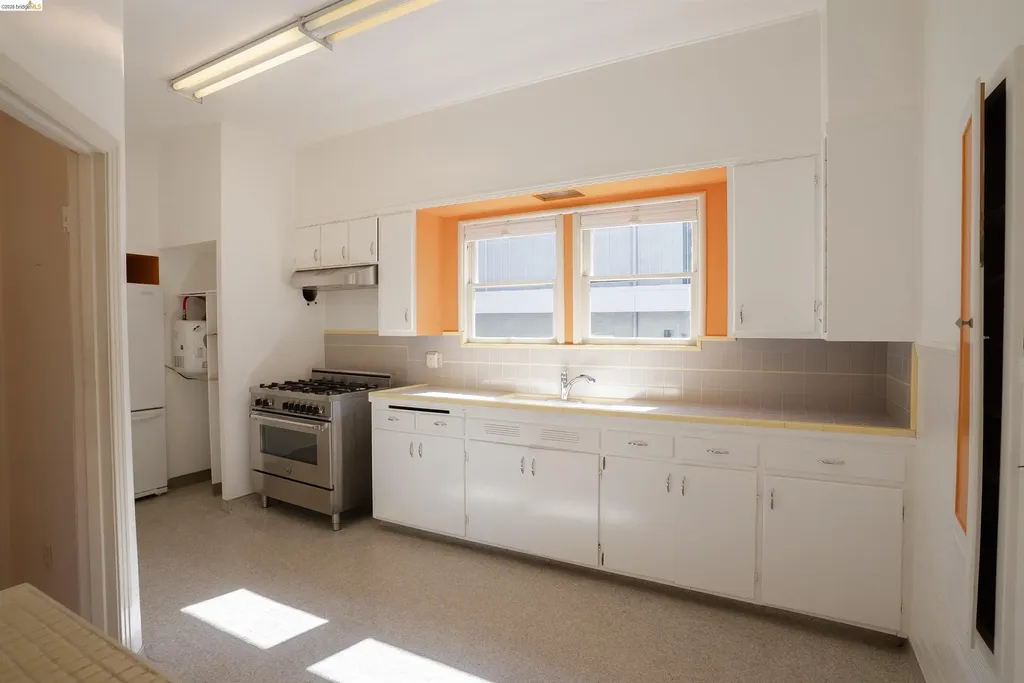 474 Jean Oakland CA 94610