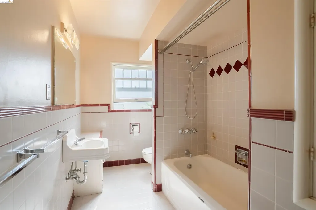 474 Jean Oakland CA 94610