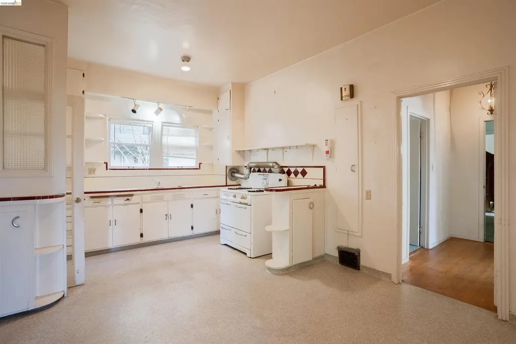 474 Jean Oakland CA 94610