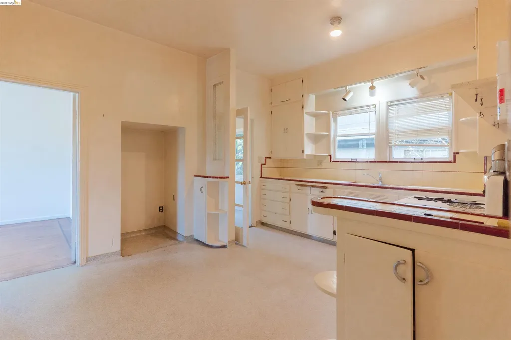 474 Jean Oakland CA 94610