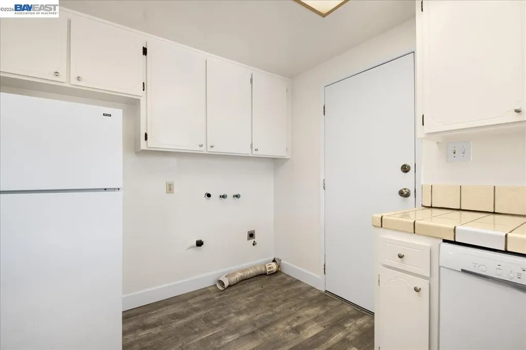 21585 Montgomery Street Hayward CA 94541