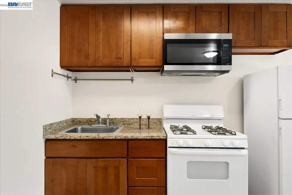 21585 Montgomery Street Hayward CA 94541