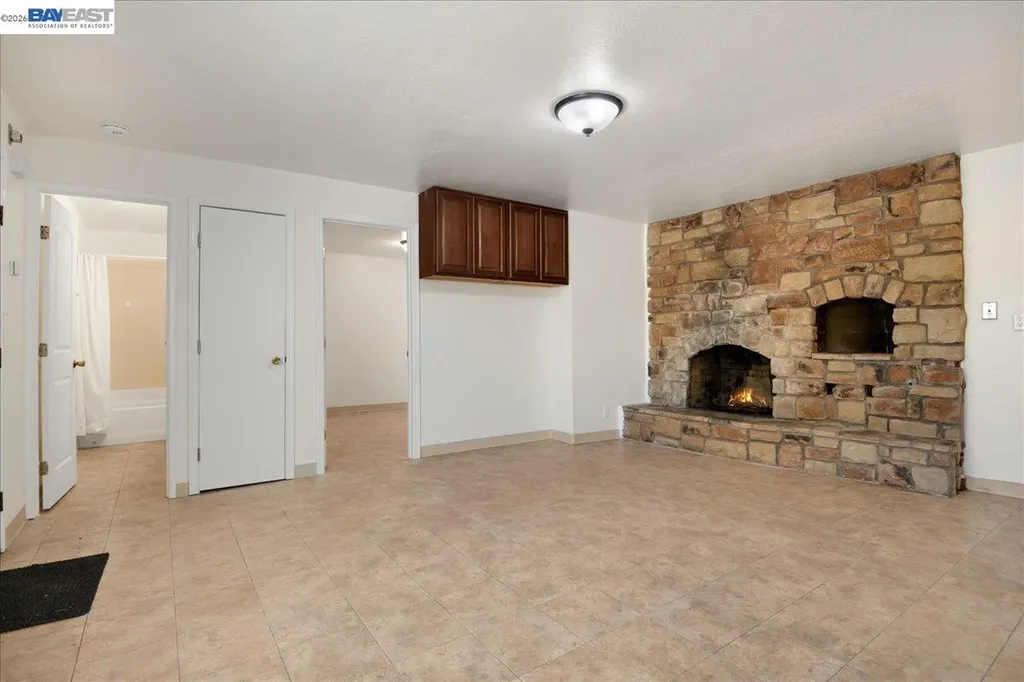 21585 Montgomery Street Hayward CA 94541