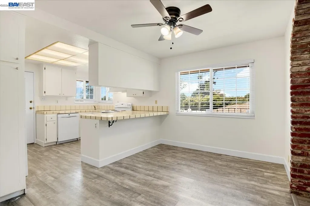 21585 Montgomery Street Hayward CA 94541