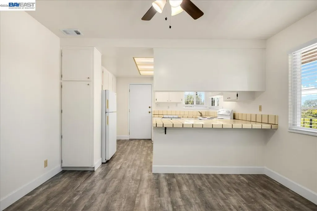 21585 Montgomery Street Hayward CA 94541