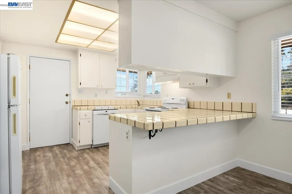 21585 Montgomery Street Hayward CA 94541