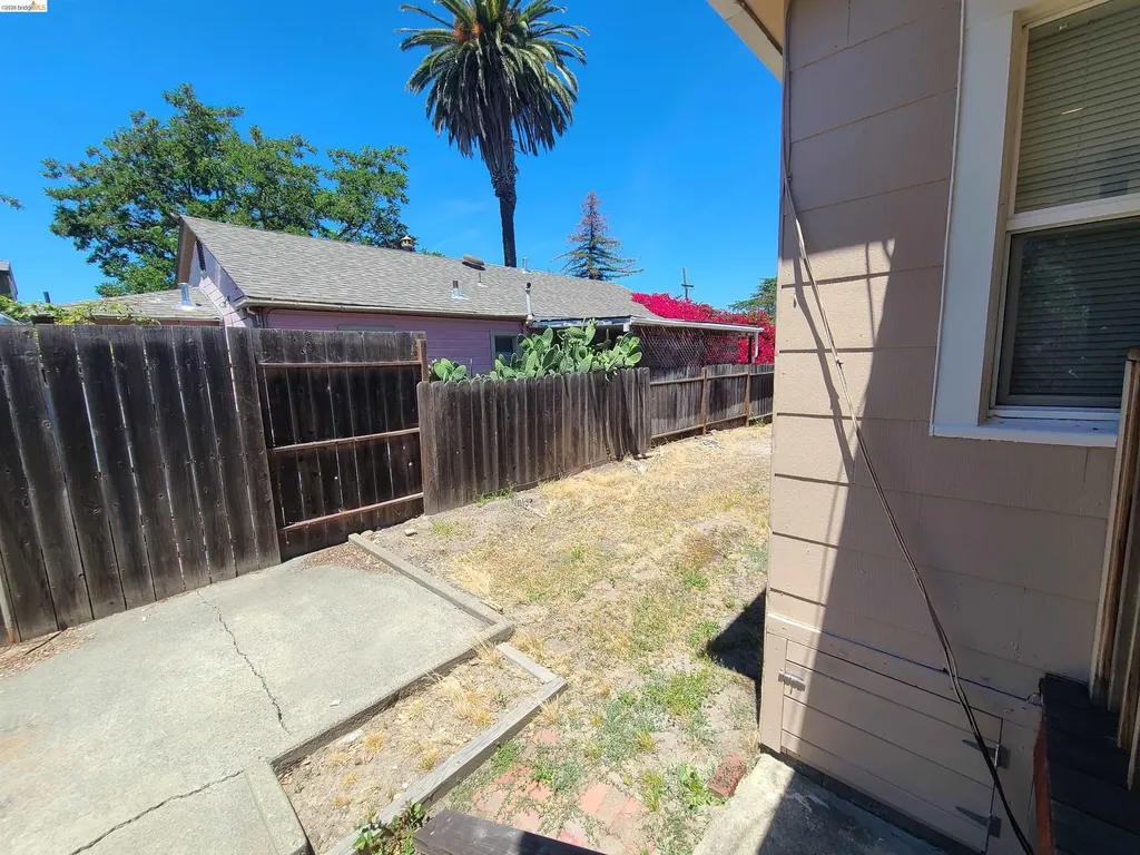 905 1st Street Rodeo CA 94572