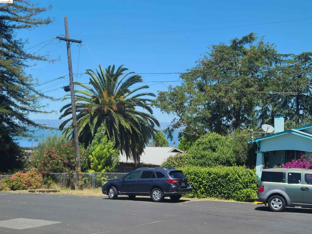 905 1st Street Rodeo CA 94572
