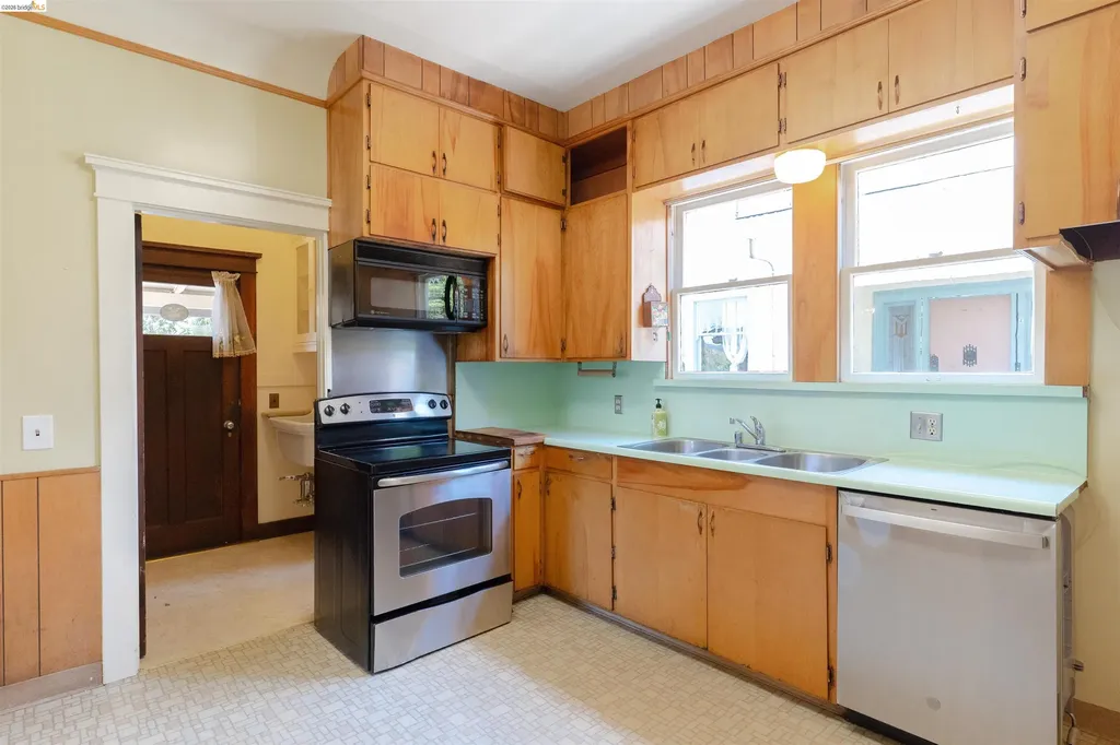 478 Jean Street Oakland CA 94610