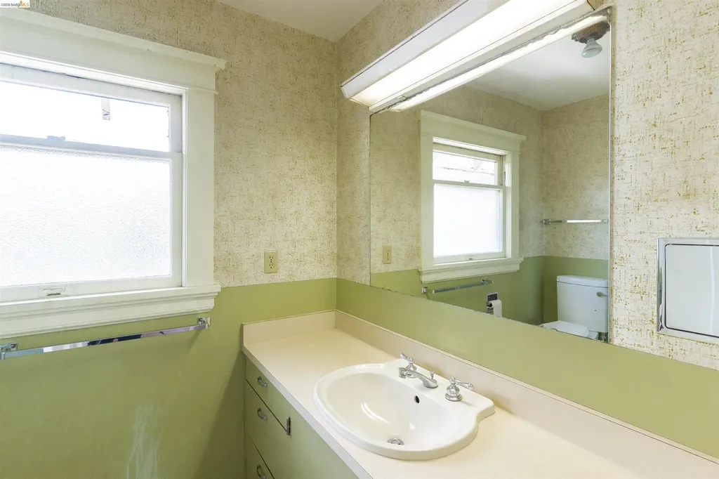 478 Jean Street Oakland CA 94610