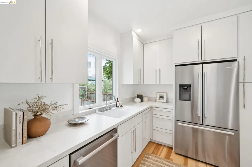 368 Hudson Oakland CA 94618