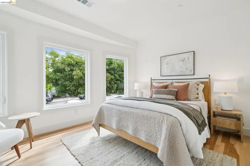 368 Hudson Oakland CA 94618