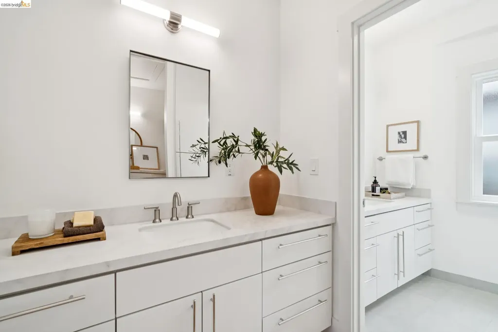 368 Hudson Oakland CA 94618