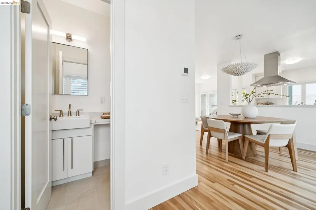 368 Hudson Oakland CA 94618