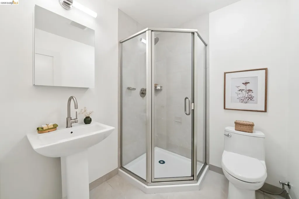368 Hudson Oakland CA 94618