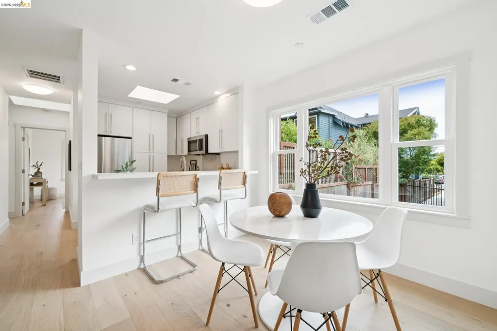 368 Hudson Oakland CA 94618