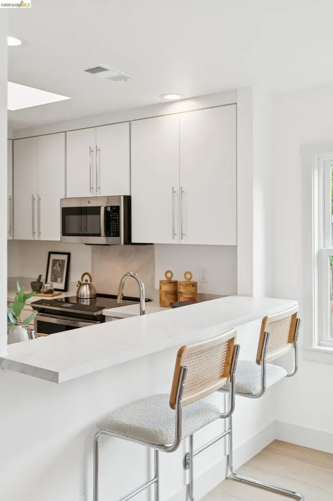 368 Hudson Oakland CA 94618