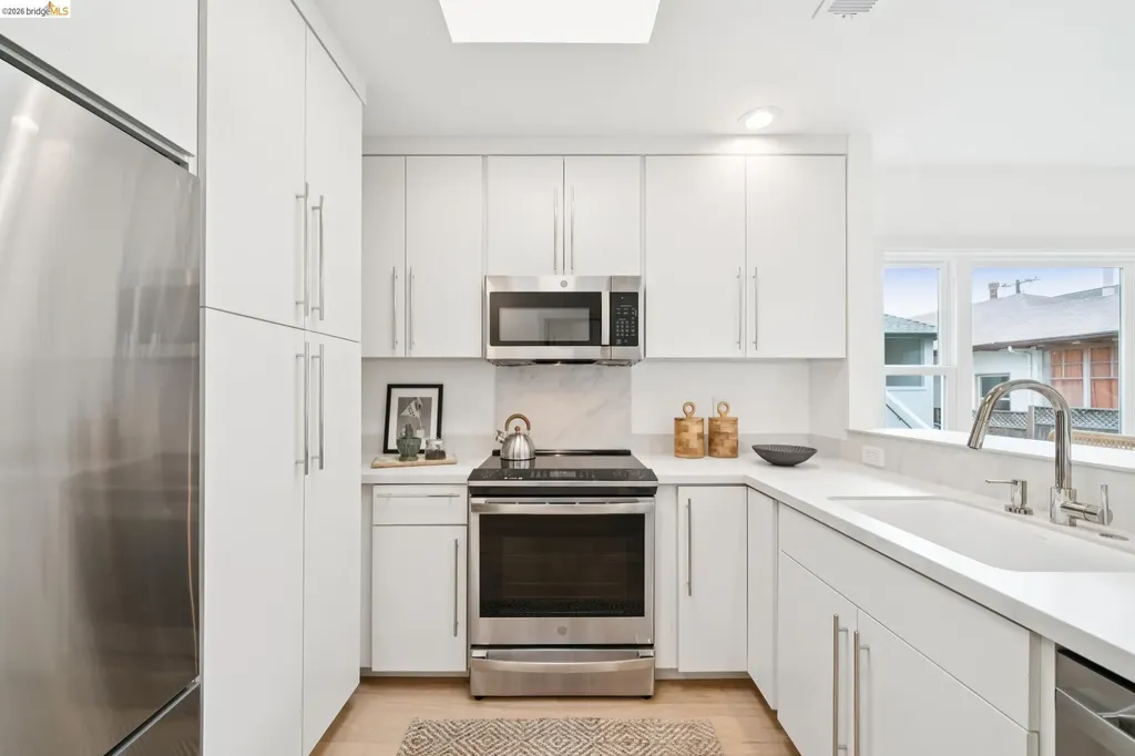 368 Hudson Oakland CA 94618