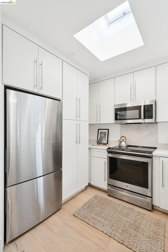 368 Hudson Oakland CA 94618