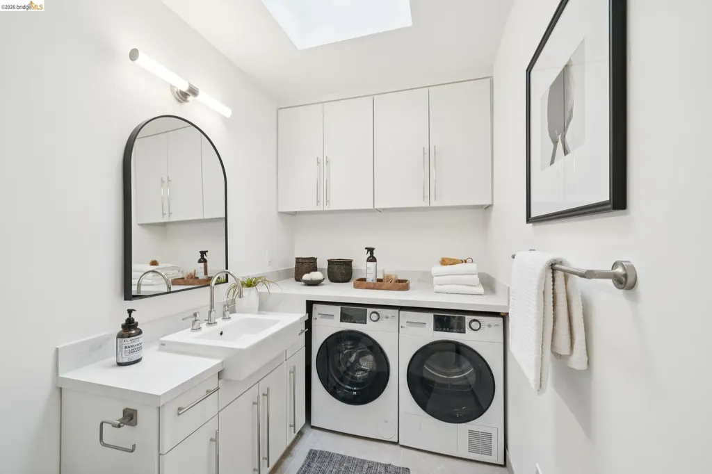 368 Hudson Oakland CA 94618