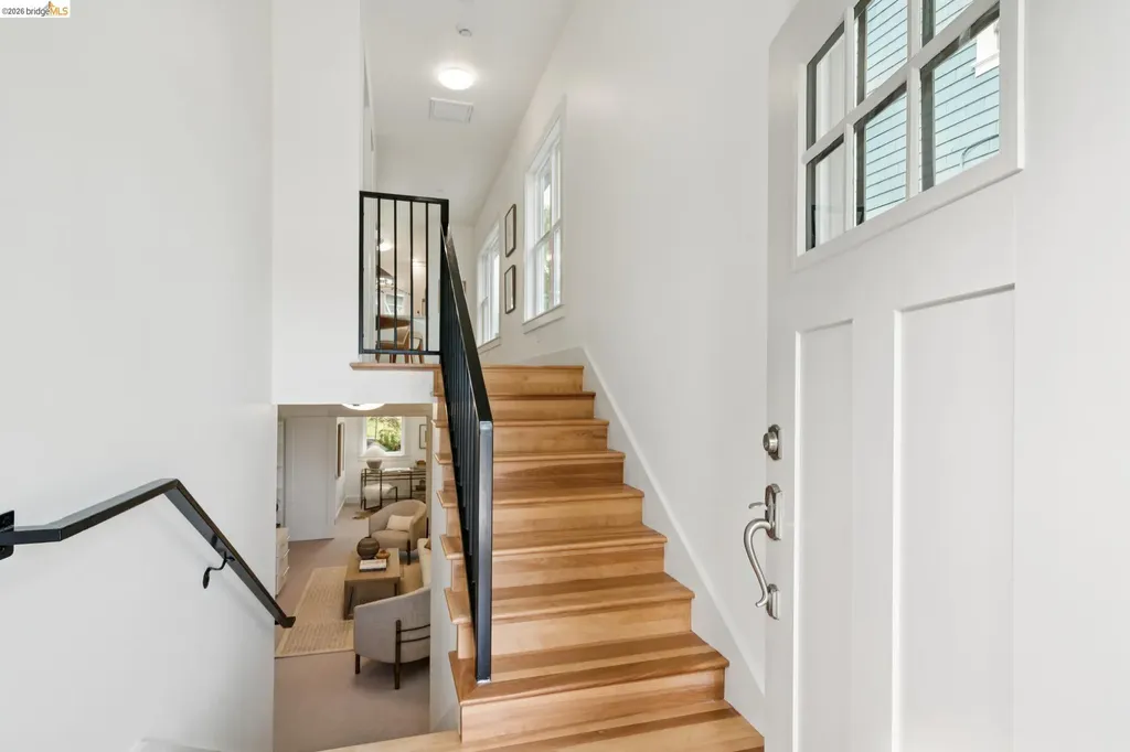 368 Hudson Oakland CA 94618