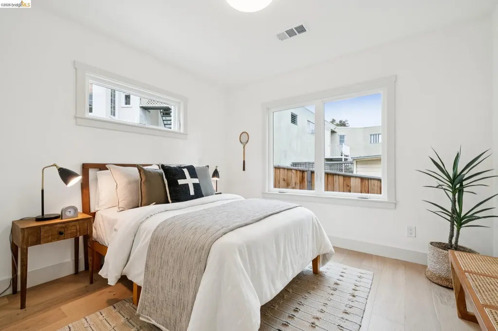 368 Hudson Oakland CA 94618