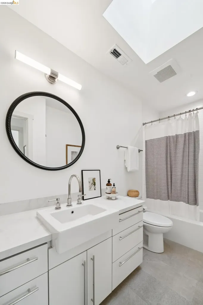 368 Hudson Oakland CA 94618