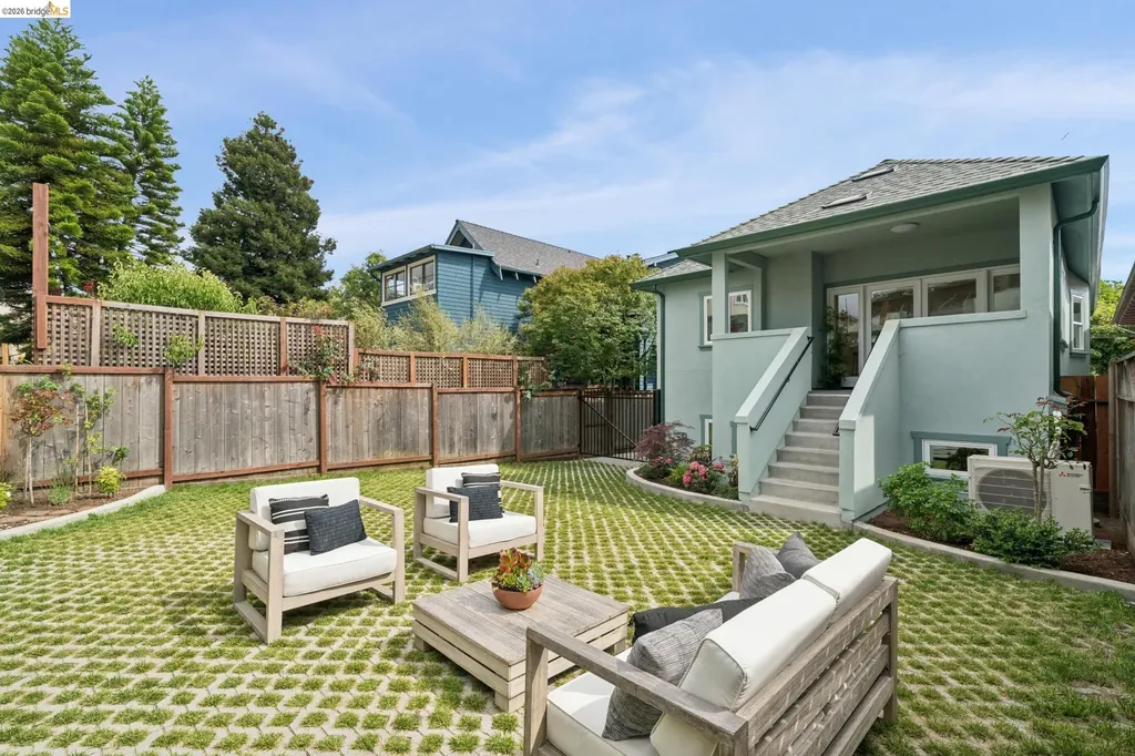 368 Hudson Oakland CA 94618