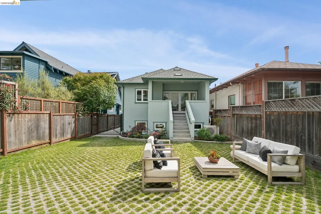 368 Hudson Oakland CA 94618