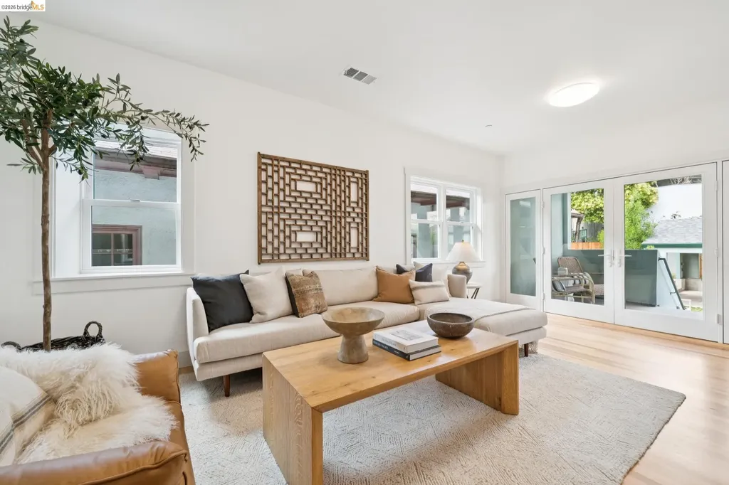 368 Hudson Oakland CA 94618