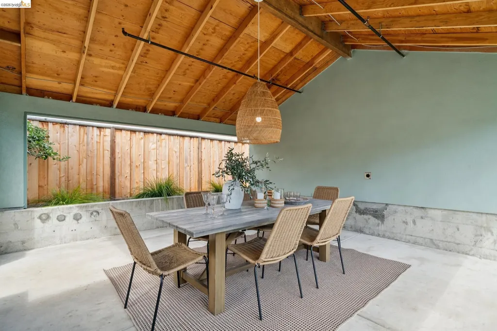 368 Hudson Oakland CA 94618