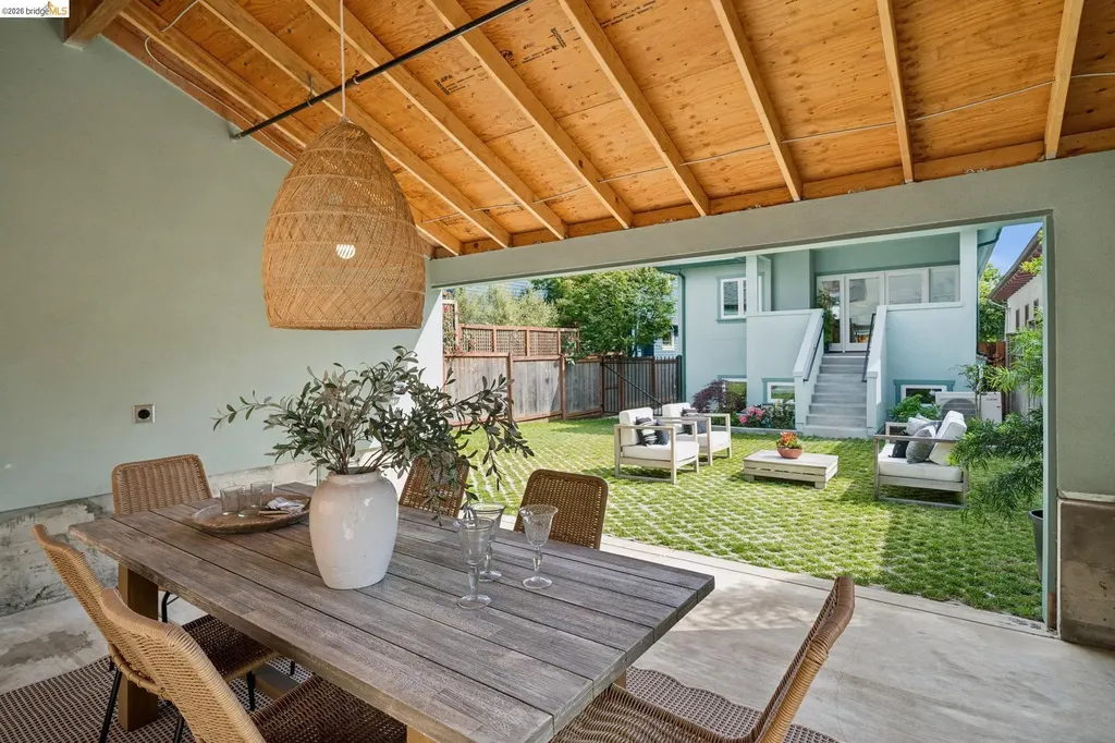 368 Hudson Oakland CA 94618