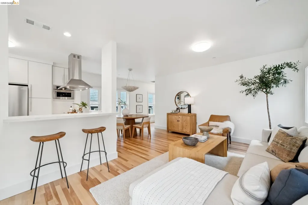 368 Hudson Oakland CA 94618