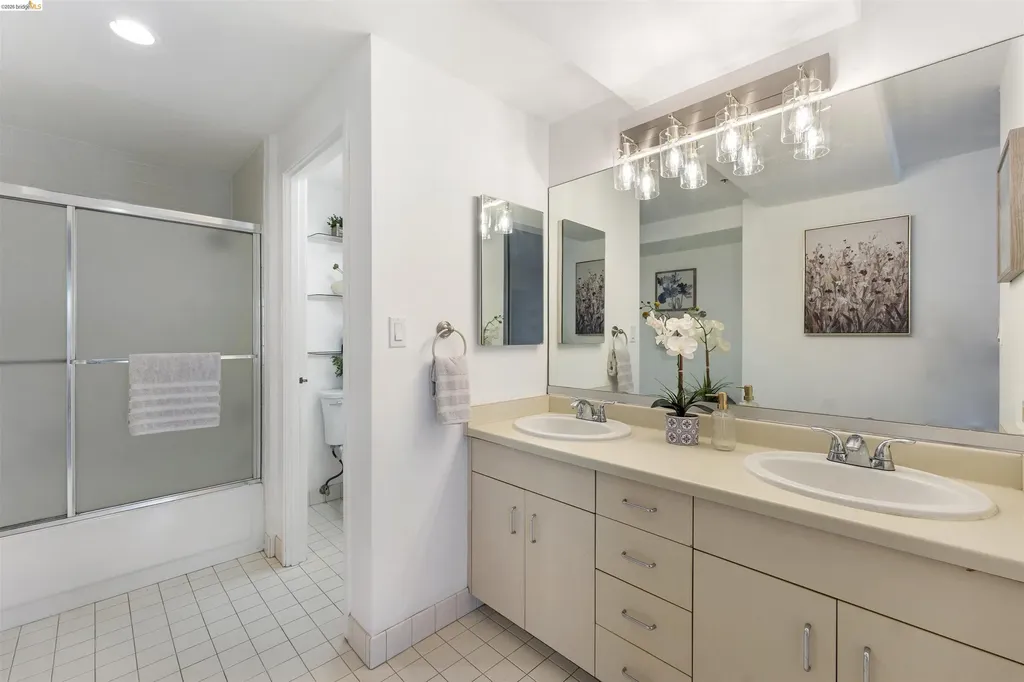 6363 Christie Avenue Emeryville CA 94608