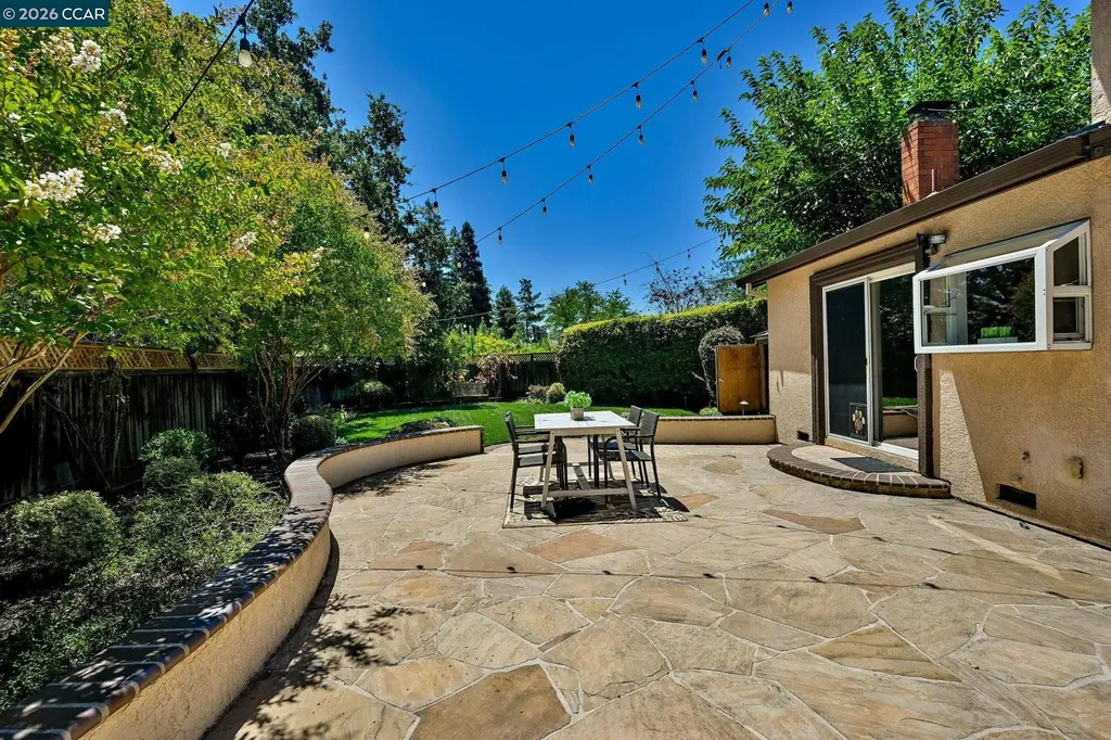102 Henson Creek Court Martinez CA 94553