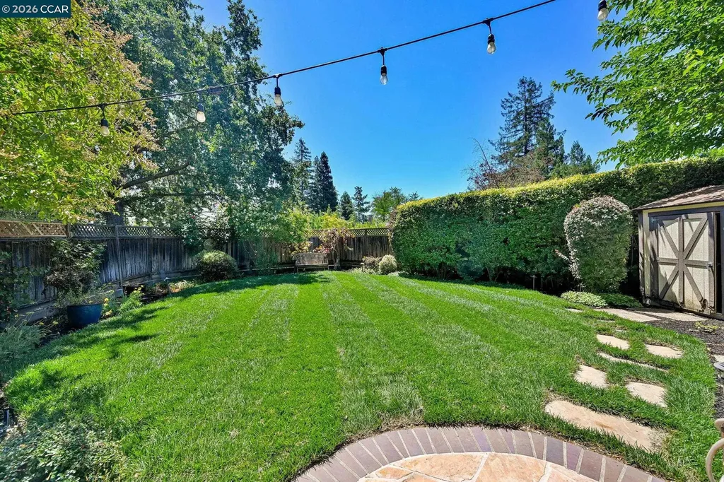 102 Henson Creek Court Martinez CA 94553