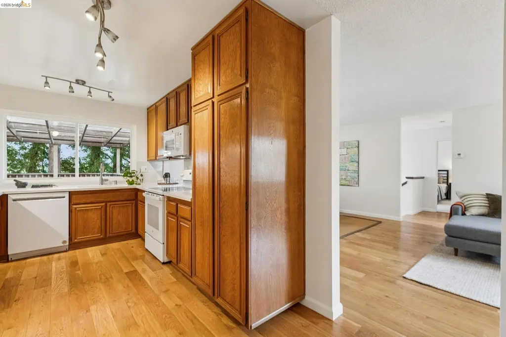 1131 Mitchell Way El Sobrante CA 94803