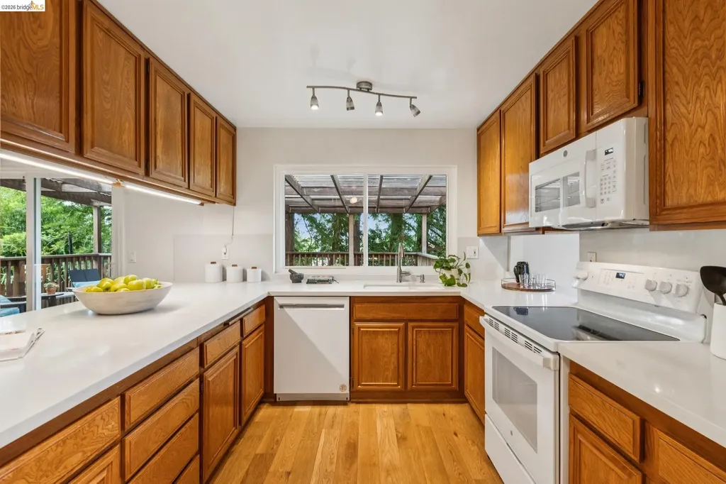 1131 Mitchell Way El Sobrante CA 94803