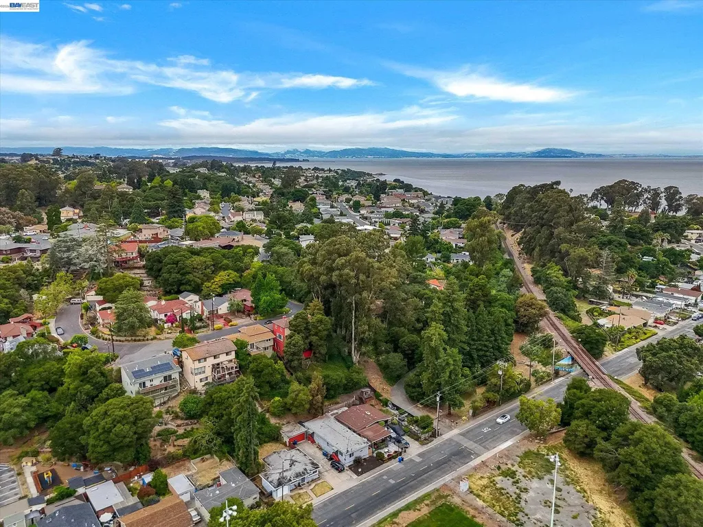 512 Tennent Avenue Pinole CA 94564